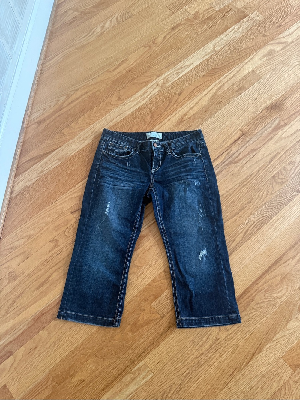 Maurices denim jeans capris sexy dark wash size 7/8